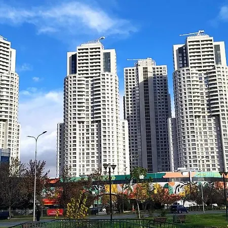18Th & 16H Floor Secure Luxury Condos With Pool & Fitness Included In Price Szkopje Kültér fotó