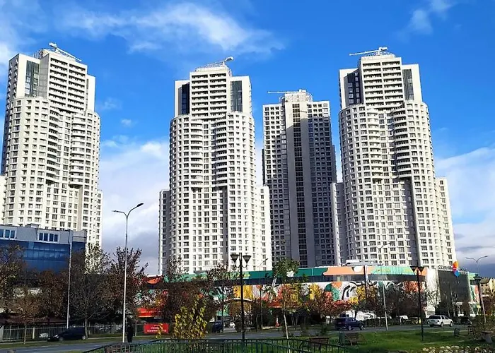 18Th & 16H Floor Secure Luxury Condos With Pool & Fitness Included In Price
