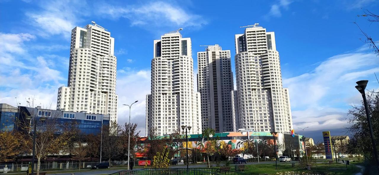 18th & 16h Floor Secure Luxury With Pool & Fitness Included In Price