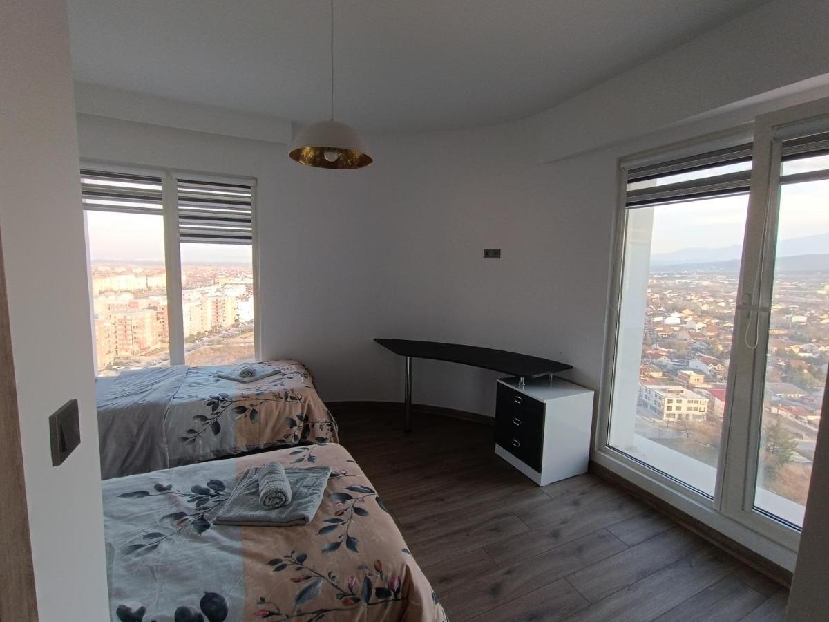18th & 16h Floor Secure Luxury With Pool & Fitness Included In Price Apartman Szkopje