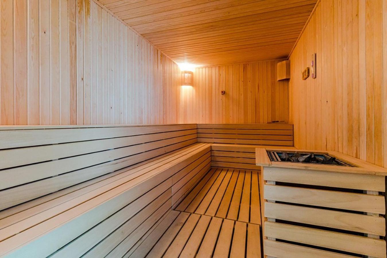 18th & 16h Floor Secure Luxury With Pool & Fitness Included In Price Szkopje