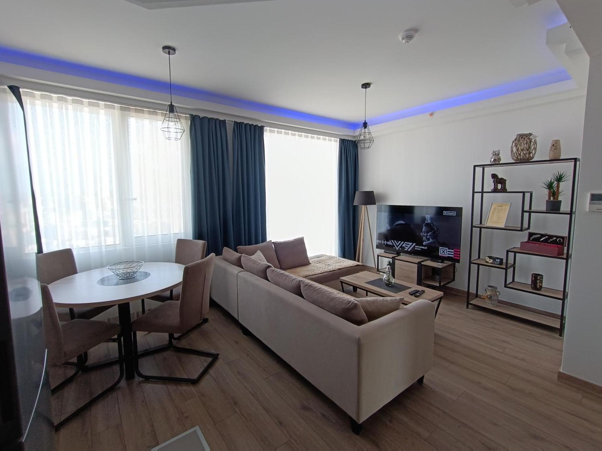 18th & 16h Floor Secure Luxury With Pool & Fitness Included In Price Apartman Szkopje
