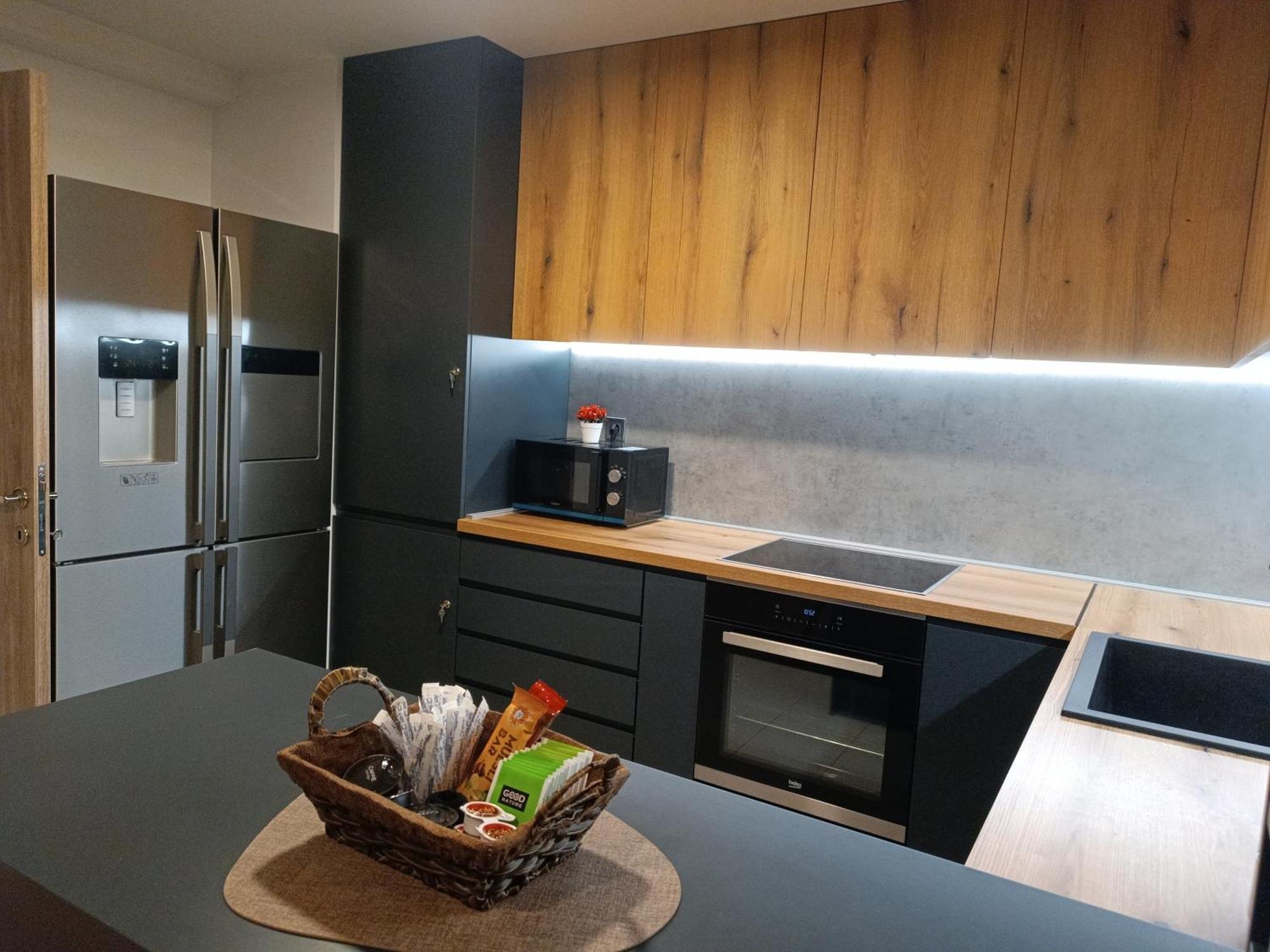 18th & 16h Floor Secure Luxury With Pool & Fitness Included In Price Apartman Szkopje