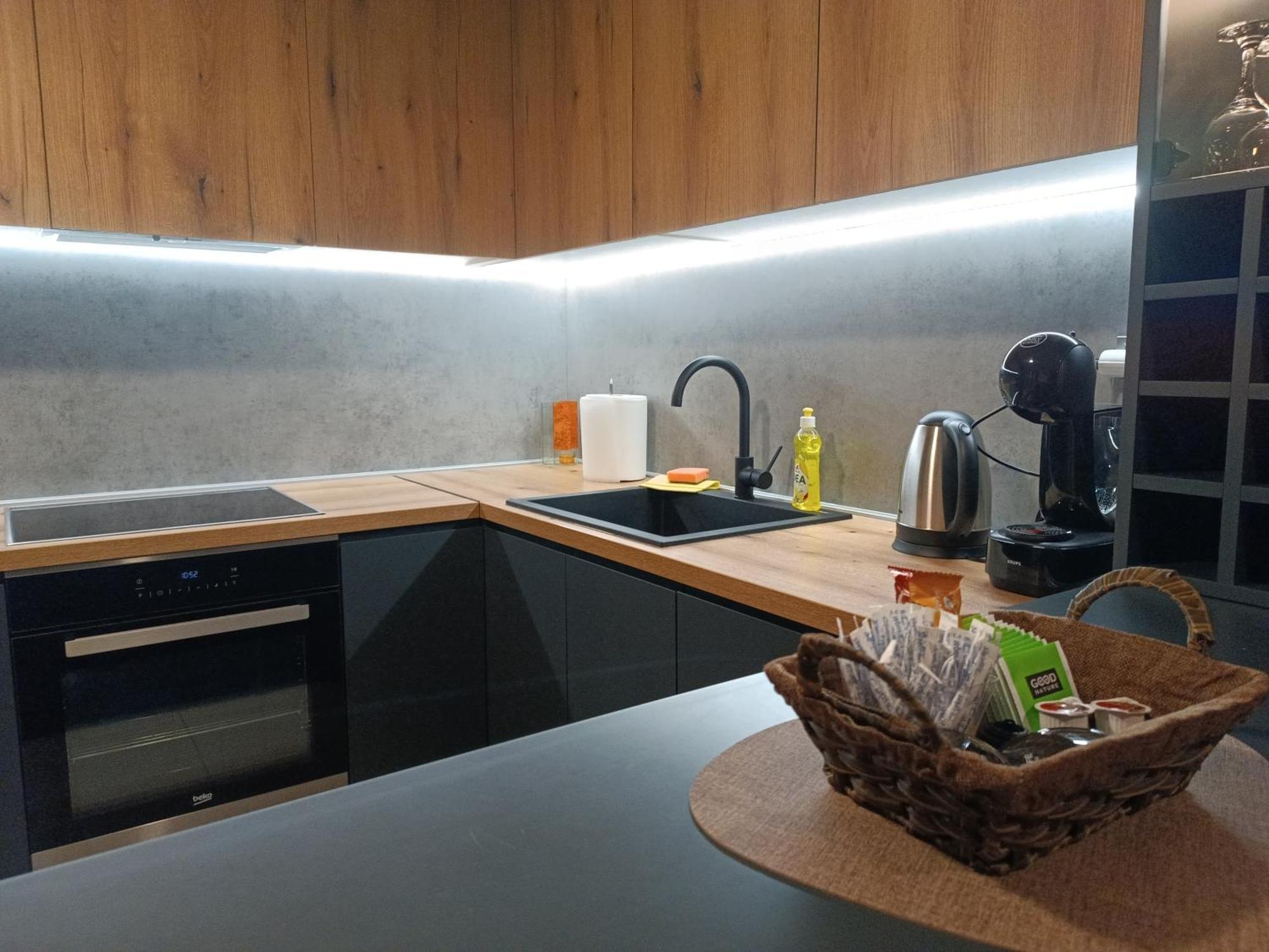 18th & 16h Floor Secure Luxury With Pool & Fitness Included In Price * Szkopje