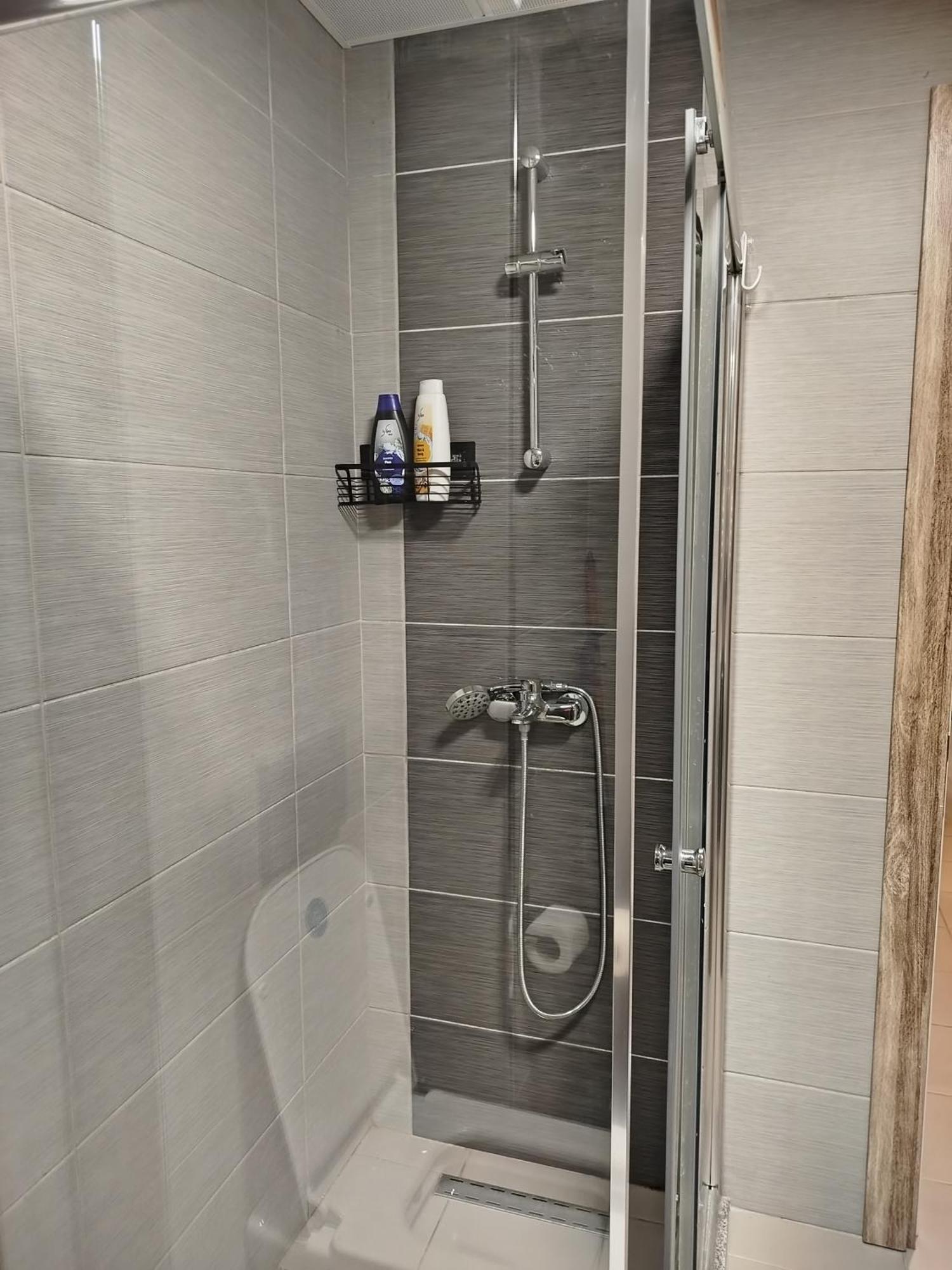 18th & 16h Floor Secure Luxury With Pool & Fitness Included In Price Apartman