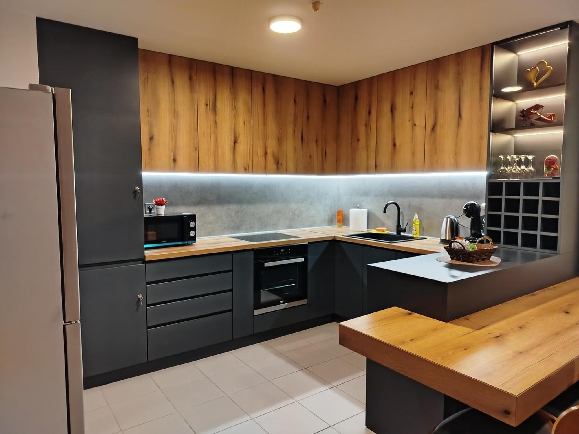18th & 16h Floor Secure Luxury With Pool & Fitness Included In Price Apartman